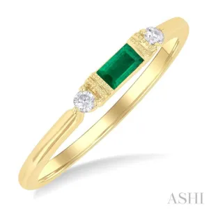 1/20 Ctw Baguette Cut 4X2 MM Emerald and Round Cut Diamond Precious Fashion Ring in 10K Yellow Gold