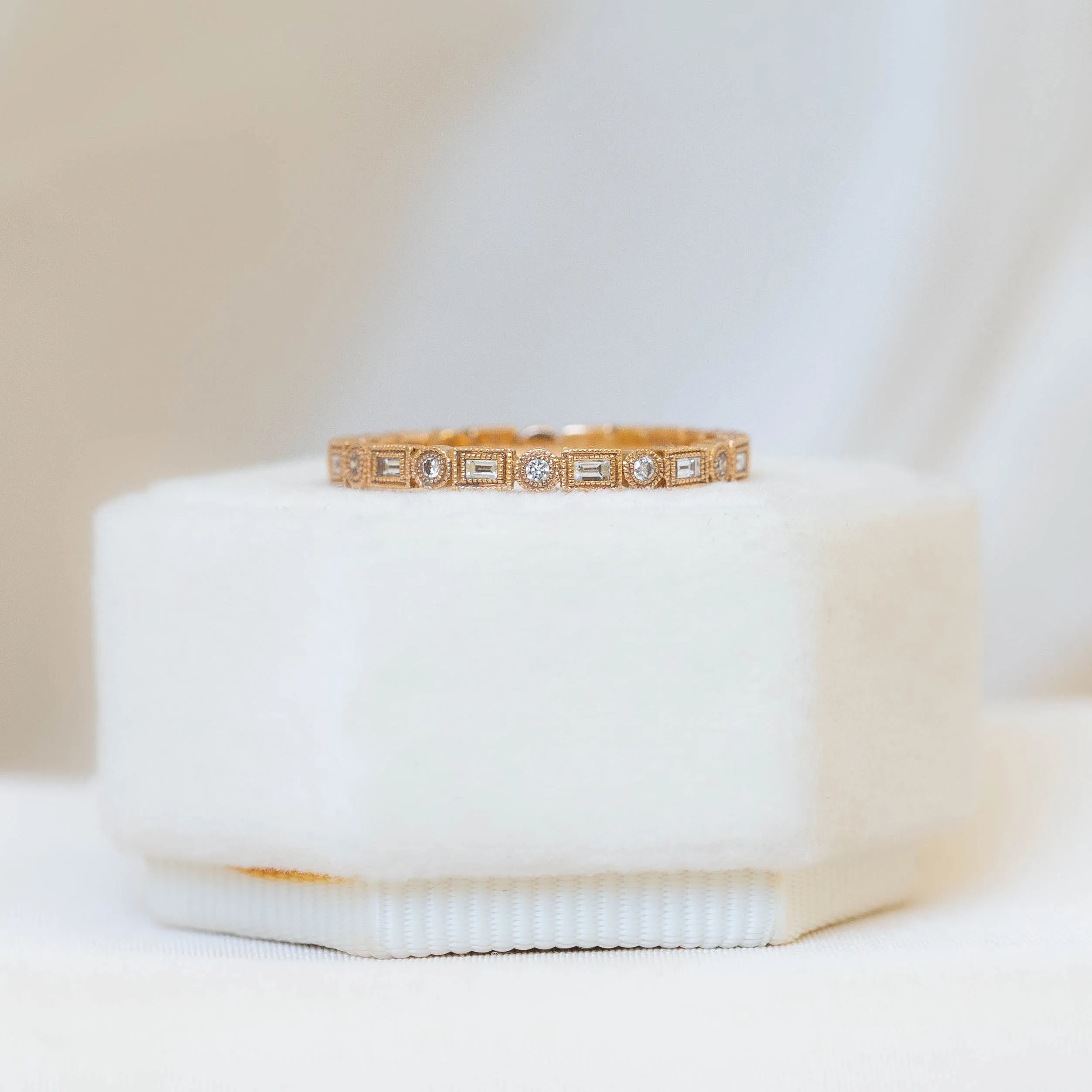 14kr Stackable Baguette   Round Diamond Band