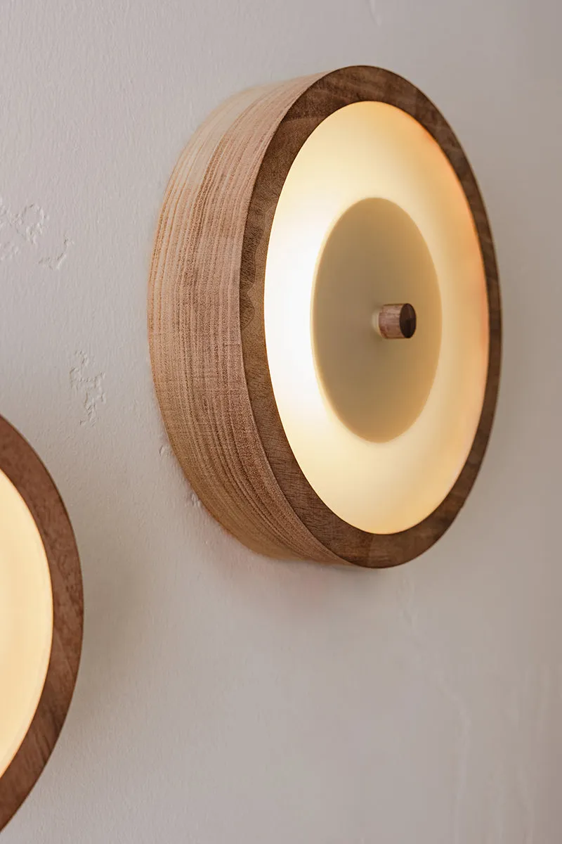 Bugie Wall Lamp