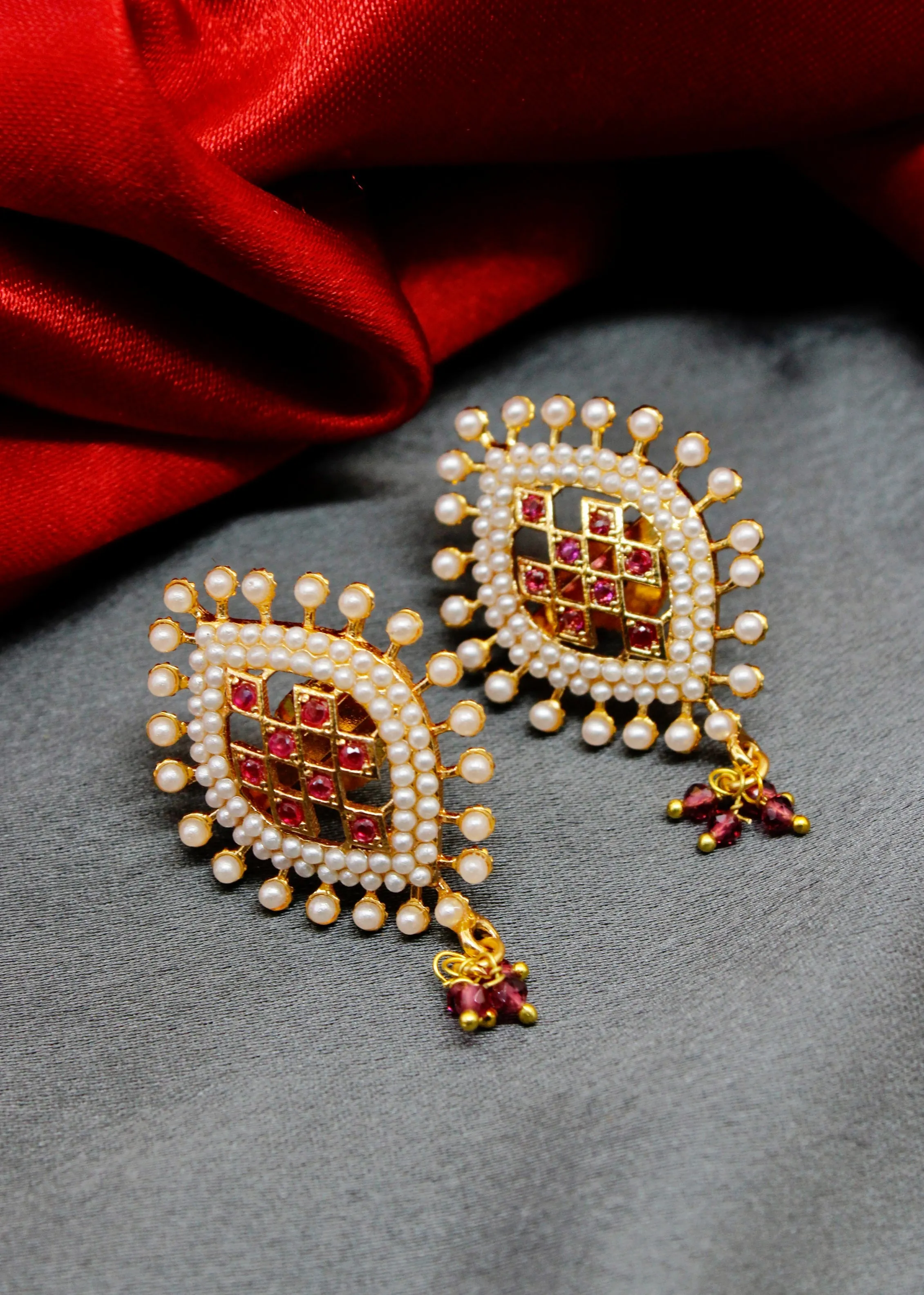 ELEGANT MOTI EARRINGS