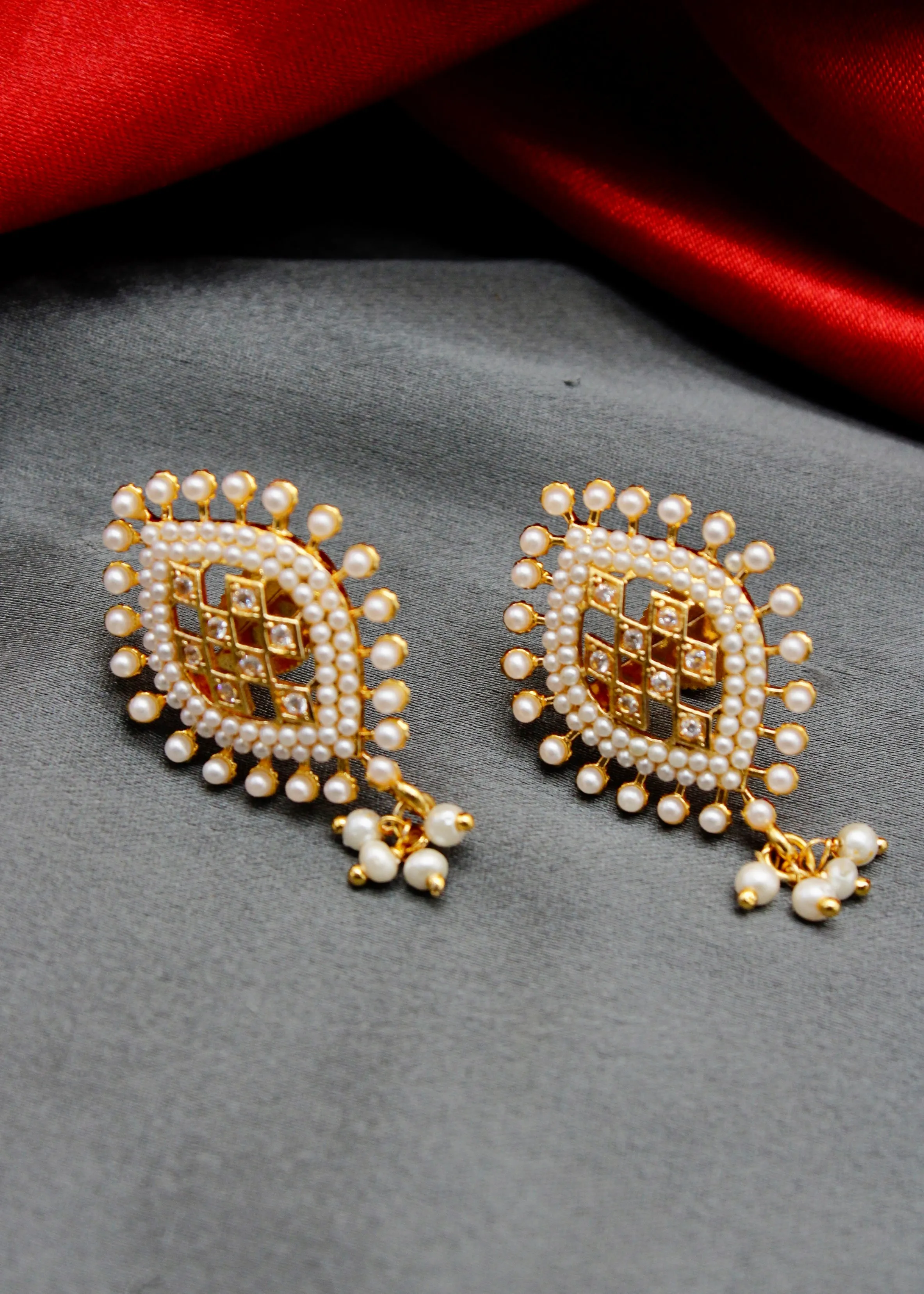 ELEGANT MOTI EARRINGS