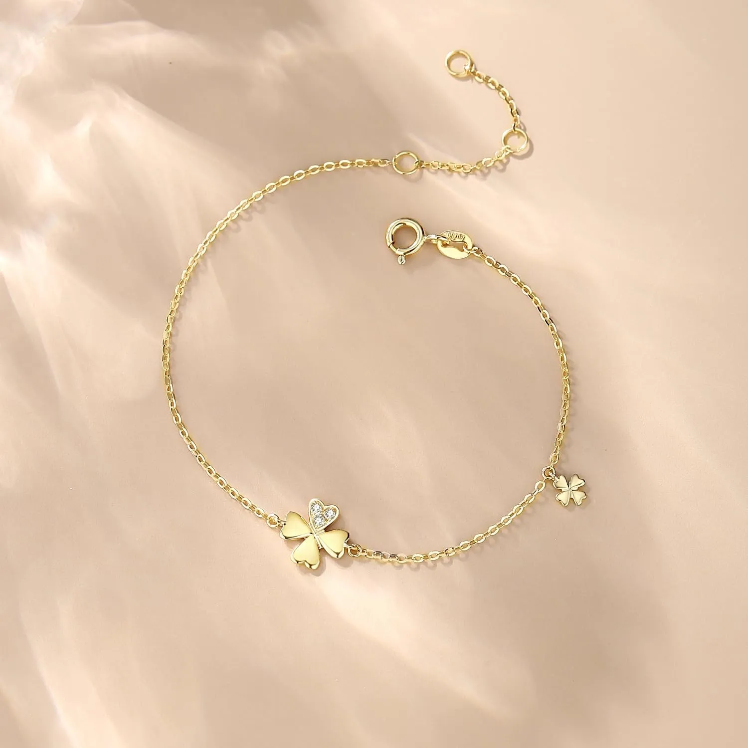 FANCIME "Lucky Clover" Floral 18K Yellow Gold Charm Bracelet