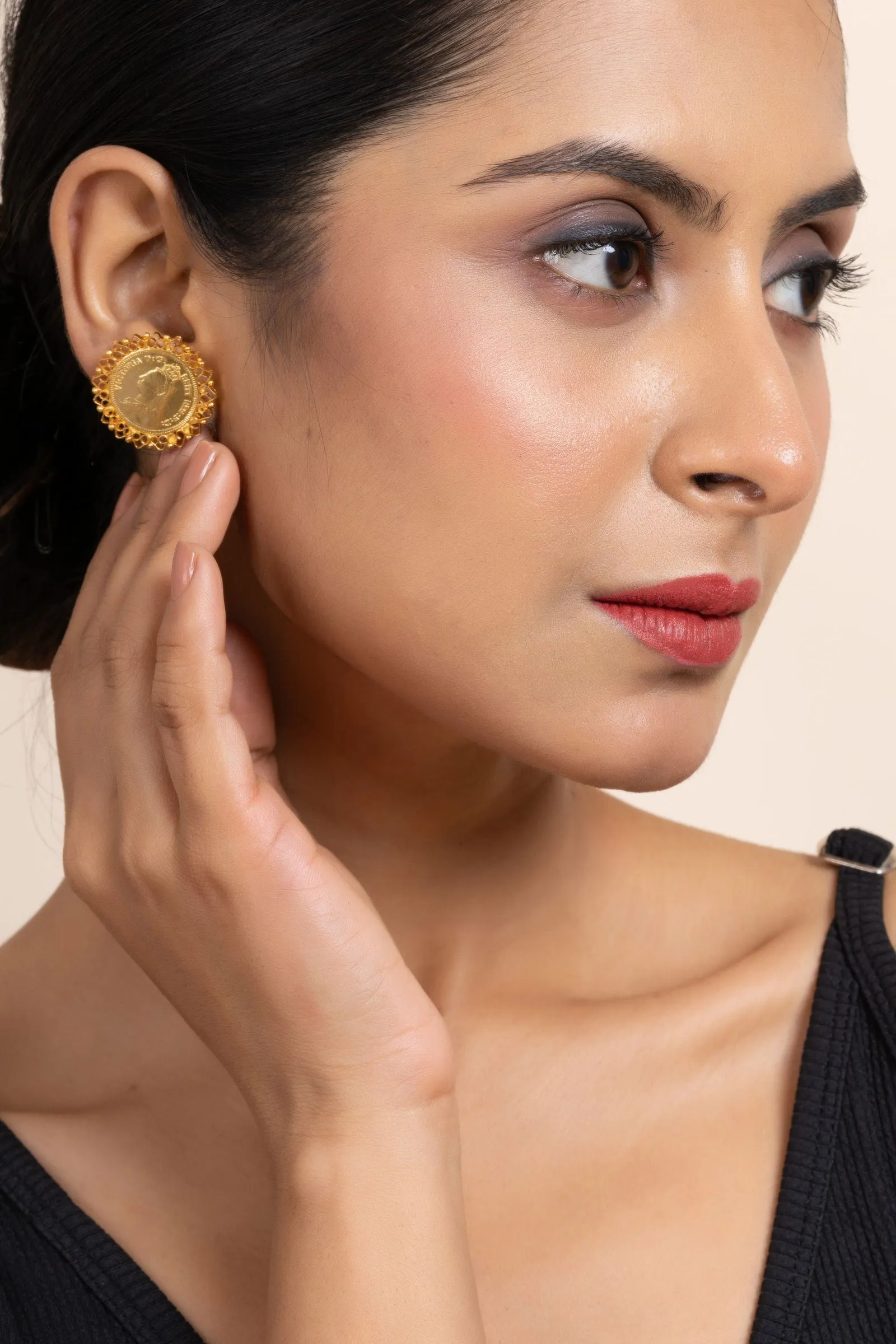 Gold Plated Guinea Coin Stud Earrings – Exquisite Jewelry for All Occasions