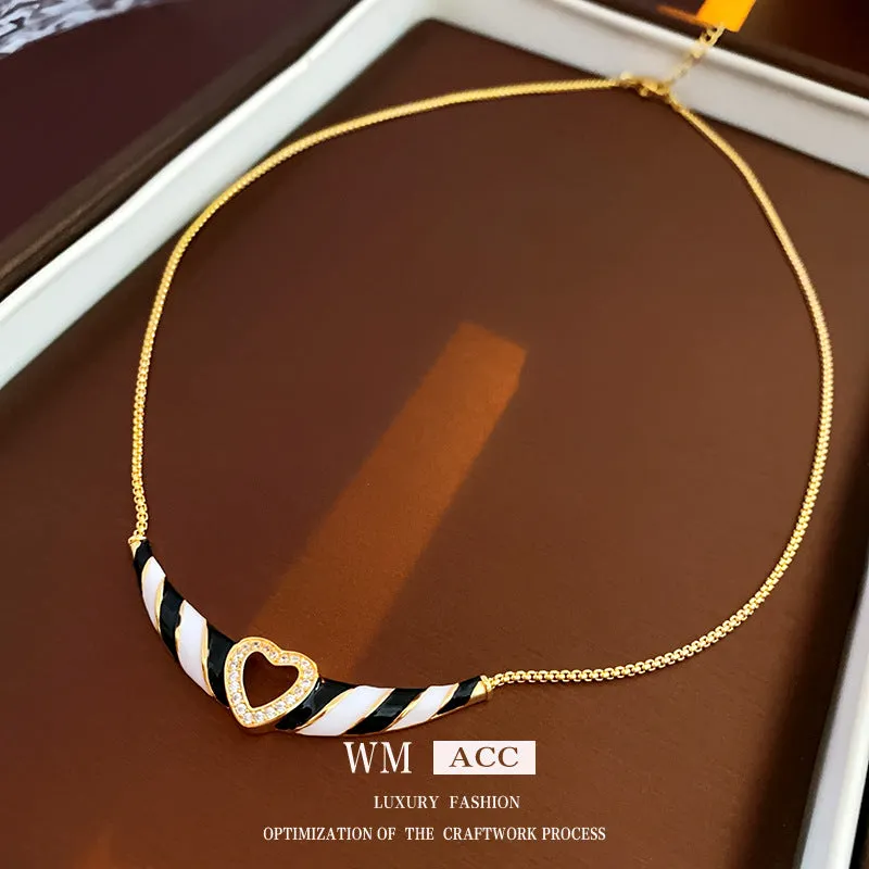 Luxurious Heart Geometric Heart Copper Electroplating Necklaces