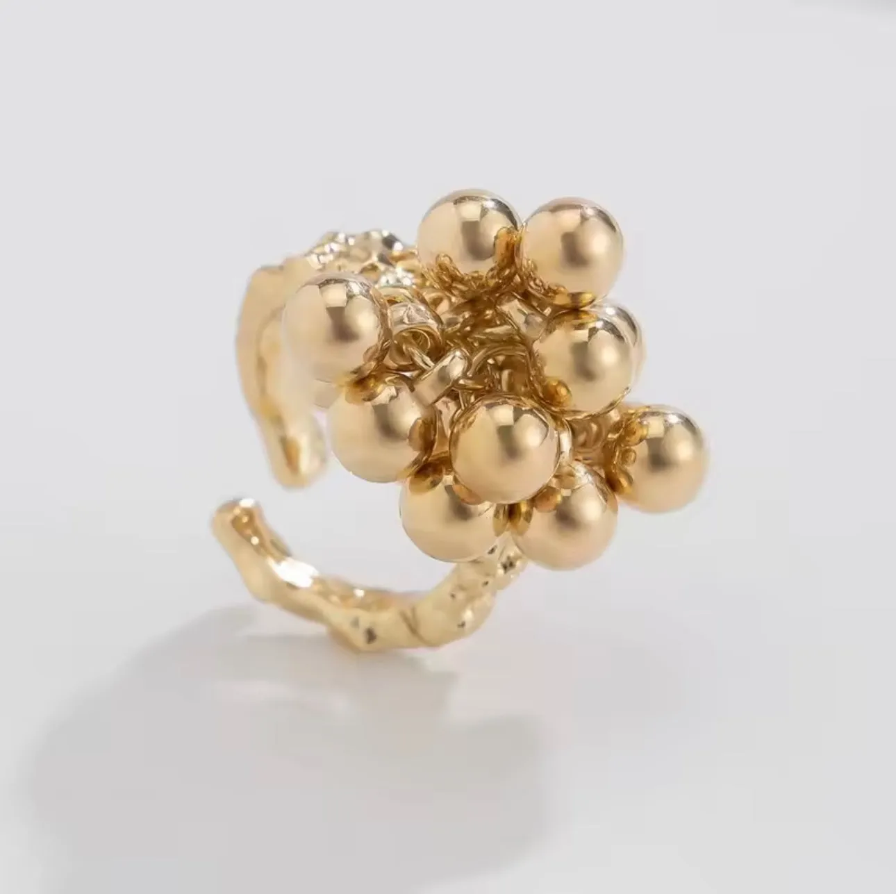 Yves Sphere Ring